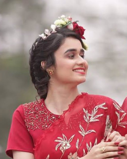 আজ প্রিয়তমা স্ত্রীর প্রশংসা করার দিন