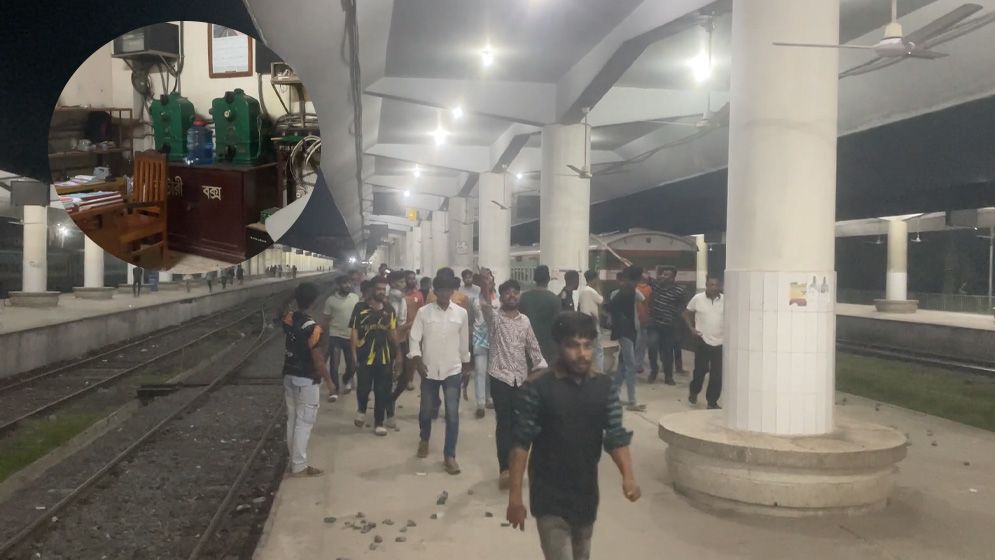 রেলস্টেশনে ভাঙচুর, ট্রেন চলাচল স্বাভাবিক