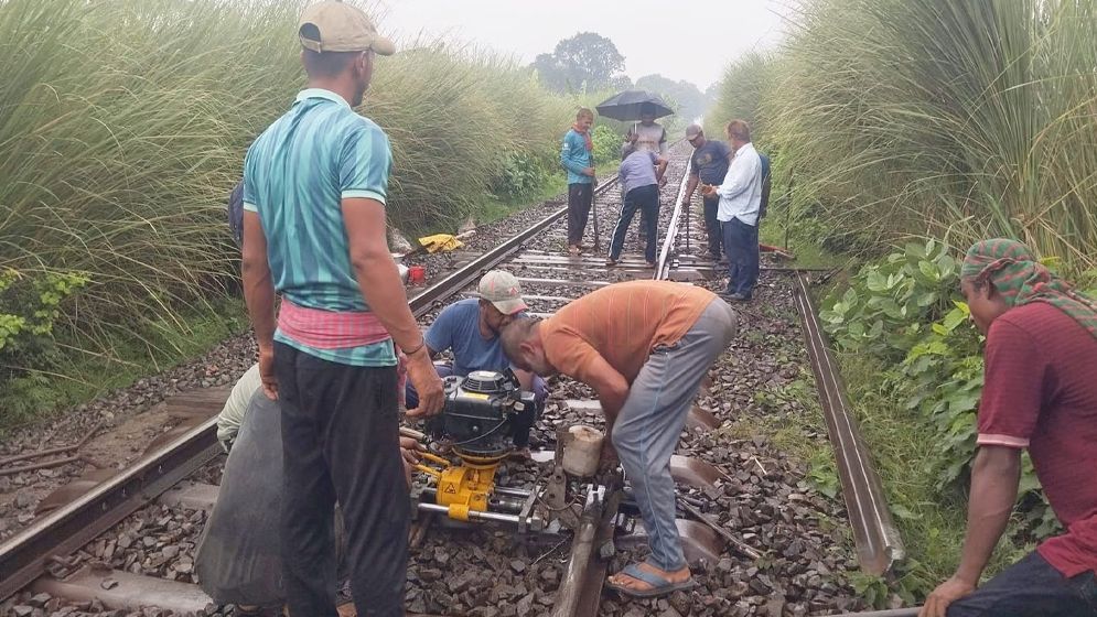 যোগাযোগ স্বাভাবিক