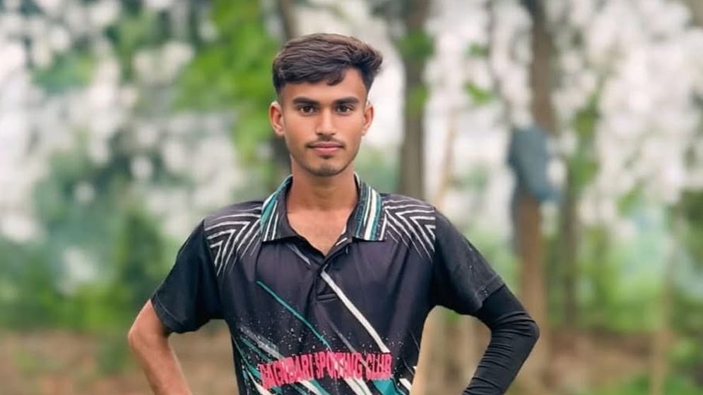 মধ্যে যুবকের মৃত্যু