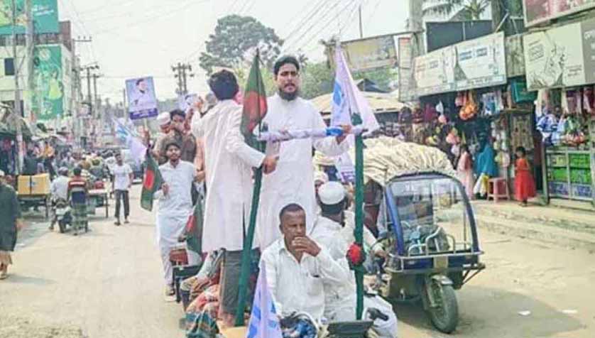 দুই শতাধিক ভ্যান নিয়ে এনসিপির আখতার হোসেনের জনসংযোগ