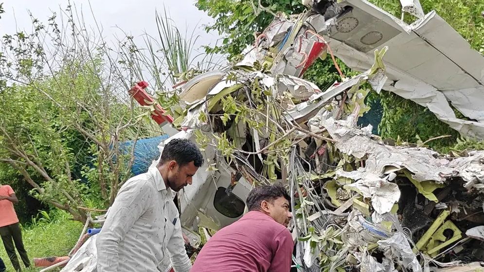 ভারতের কানপুরে প্রশিক্ষণ বিমান বিধ্বস্ত হয়ে ২ পাইলট নিহত