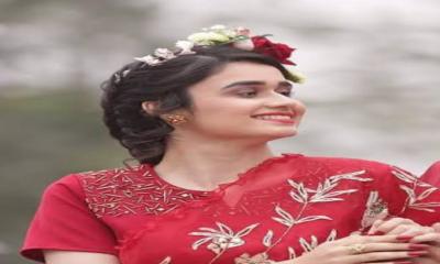 আজ প্রিয়তমা স্ত্রীর প্রশংসা করার দিন