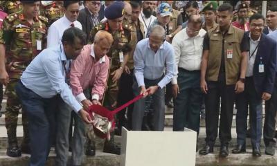 বঙ্গভবনের সিংহ পুকুরে মাছের পোনা অবমুক্ত করলেন রাষ্ট্রপতি
