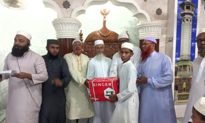 লক্ষ্মীপুরে বিধবা-দুস্থ ৫০ নারী পেল সেলাই মেশিন