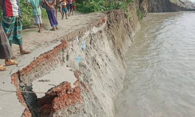 পটুয়াখালীর দশমিনায় তেঁতুলিয়া নদীতে ভয়াবহ ভাঙন, আতঙ্কে স্থানীয়রা