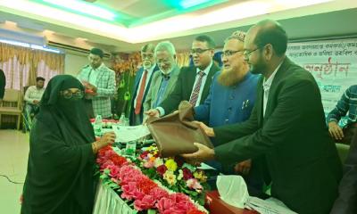 লক্ষ্মীপুর পৌরসভার অবসরপ্রাপ্ত কর্মকর্তা-কর্মচারীরা পেল বকেয়ার ৫ কোটি টাকা