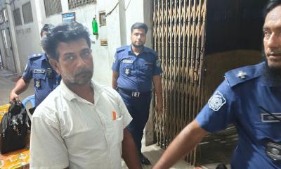 অভিযোগে শিক্ষানবিশ আইনজীবী আটক