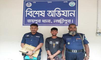 রায়পুরে মাদক সেবনরত অবস্থায় একাধিক মামলার আসামি গ্রেফতার