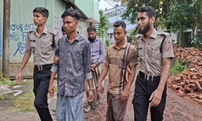 পায়ুপথে ইয়াবা পাচারকালে তিন মাদক কারবারি আটক