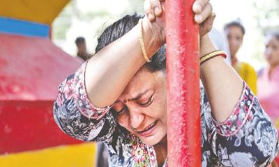 ‘চোখের সামনে আমার পরিবারের সবাই ভেসে গেল’