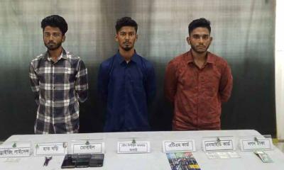 রাজধানীতে নারী সাংবাদিককে হেনস্তা, গ্রেপ্তার ৩ 