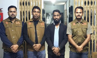 সাবেক মন্ত্রীর এপিএসের ইন্ধনে নির্বাচন কার্যালয়ে আগুন, যুবক গ্রেপ্তার