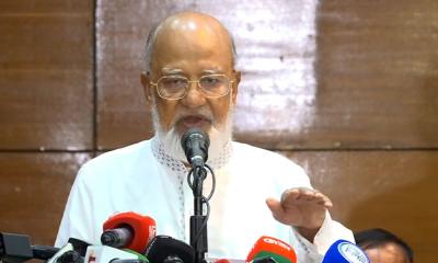 নিজেদের নামে চালাতে চায়: খন্দকার মোশাররফ হোসেন