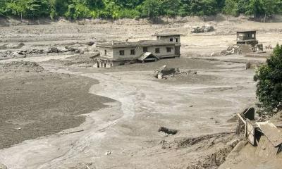 হিমবাহ ধসেই নেপালে ভয়াবহ বন্যা