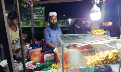 ‘মানুষ মাইরে কান্দে না, আমার সিঙ্গারা খাইয়া কান্দে’