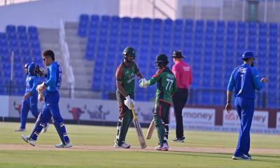 সোহান-জাকেরদের ব্যর্থতায় ২২১ রানে অলআউট বাংলাদেশ
