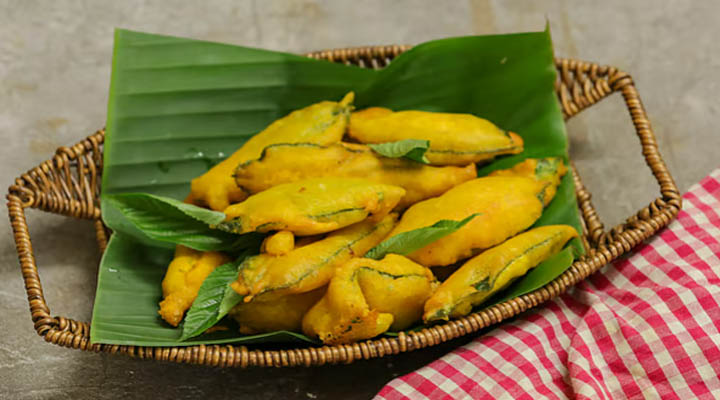 বৈশাখে ভাজতে পারেন পাটপাতার বড়া, দেখুন রেসিপি