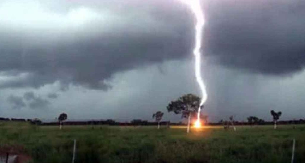 মাদরাসায় যাওয়ার পথে বজ্রপাতে শিশুর মৃত্যু