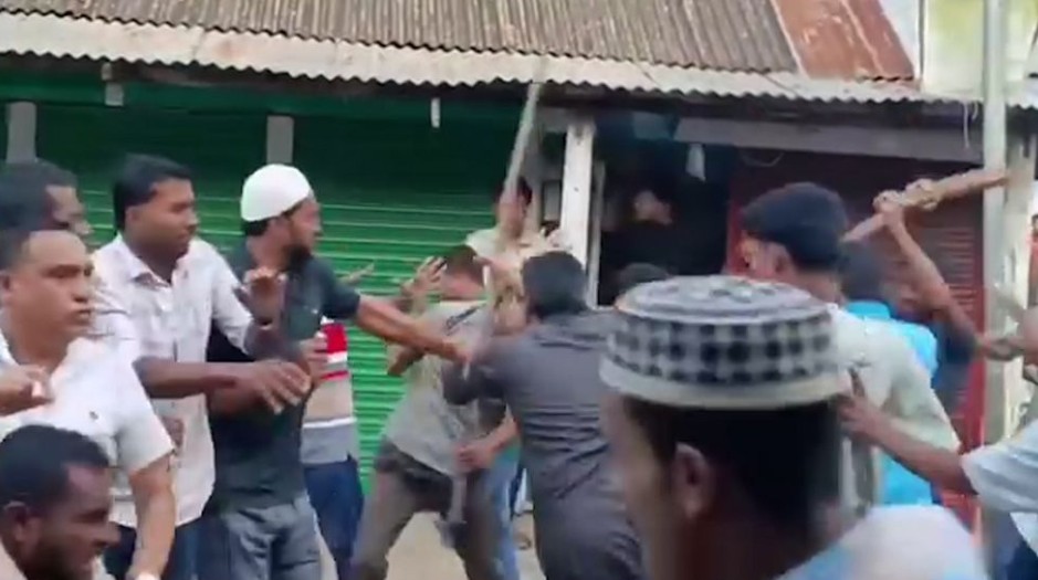 নোয়াখালীতে বিএনপি ও শিবির নেতাকর্মীদের মধ্যে সংঘর্ষ, আহত ৪০