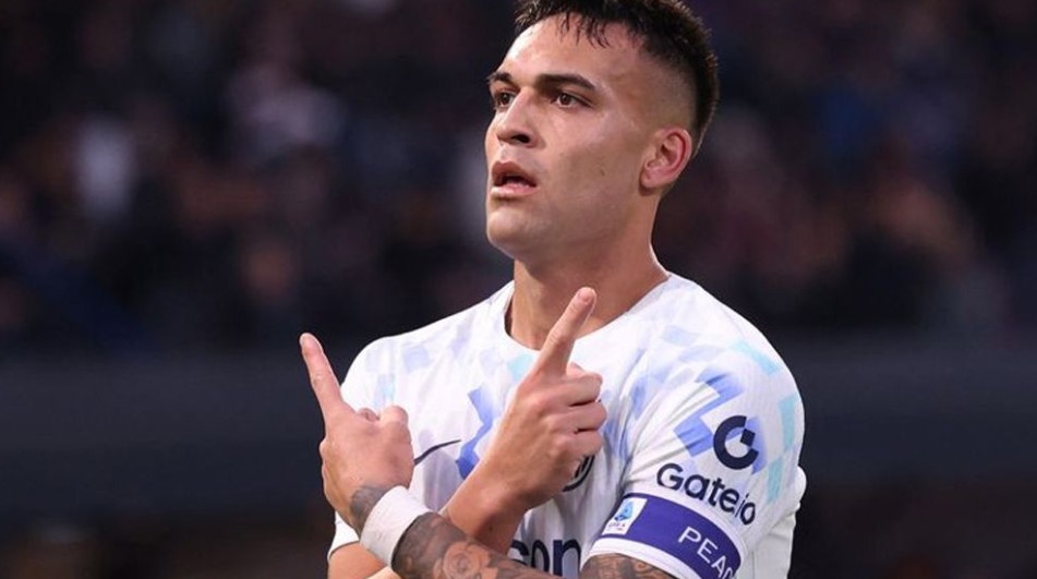 জোড়া গোল করে ইতিহাস গড়লেন লাউতারো