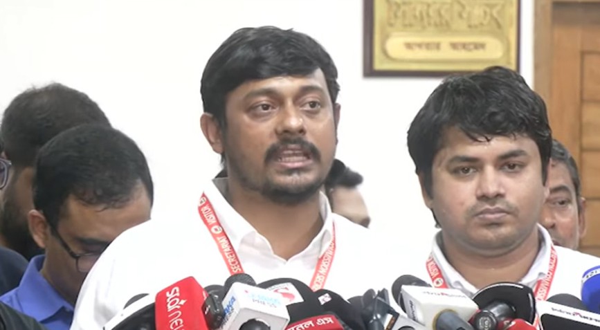 আবার অনলাইনে ভয় দেখায়: নাসীরুদ্দীন পাটওয়ারী