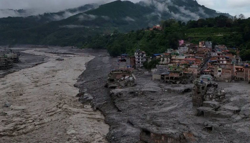 উদ্ধারকারী দল নয়, মিত্রদেশগুলোর কাছে যে সহায়তা চাইল নেপাল