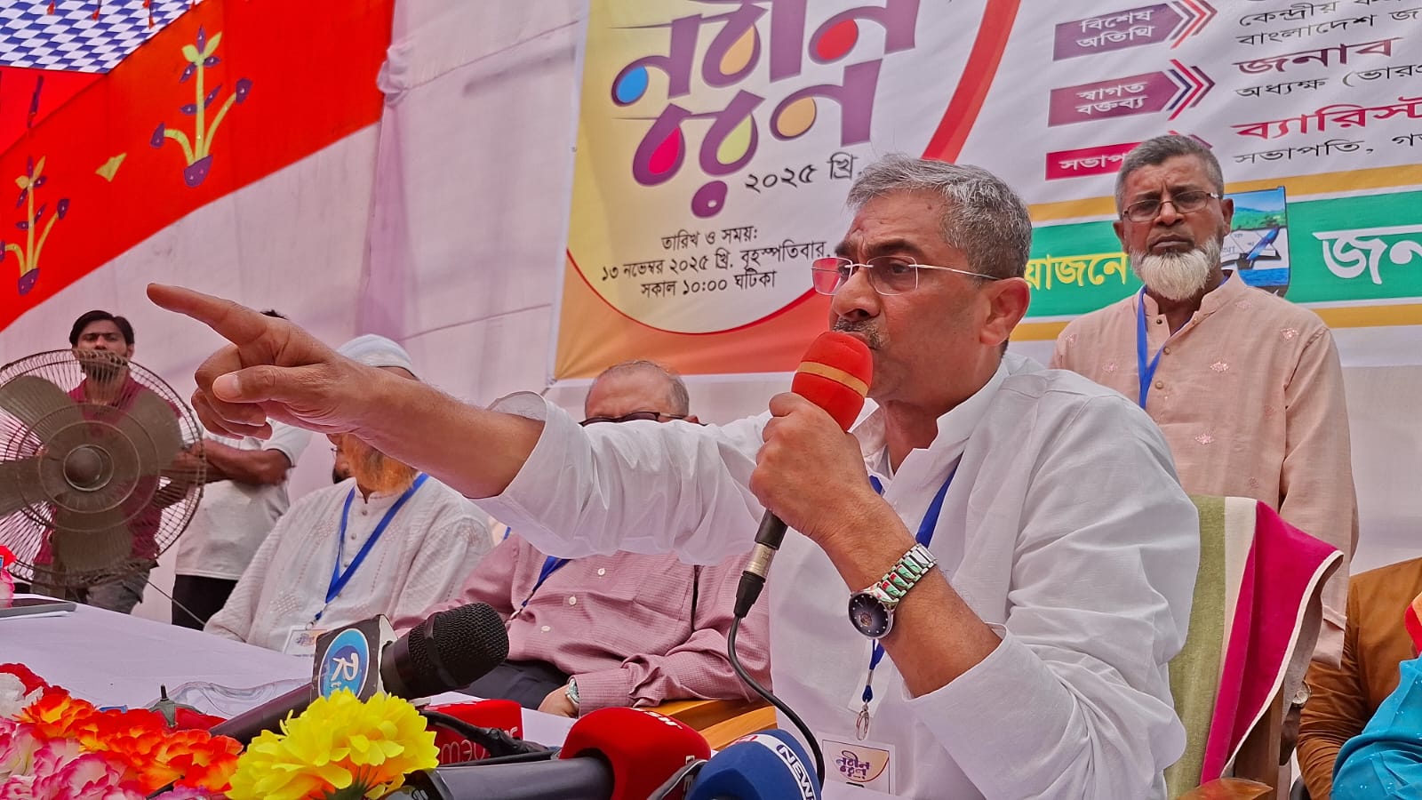 ছবি-ভিডিও ফেসবুকে ছেড়ে লকডাউন করছে আ.লীগ: এ্যানী