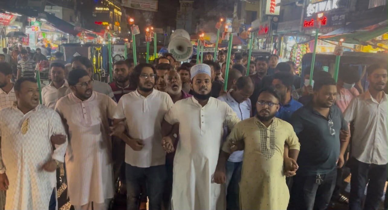 প্রতিবাদে লক্ষ্মীপুর গণ অধিকার পরিষদের মশাল মিছিল