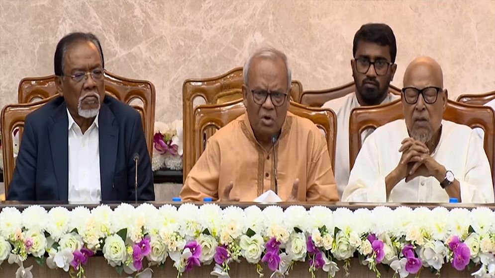 প্রতিশ্রুতি বাস্তবায়নে কমতি নেই প্রধানমন্ত্রীর