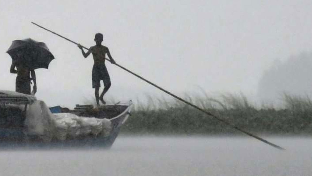 ঢাকাসহ ৮ অঞ্চলে ৬০ কিমি বেগে ঝড়ের আভাস