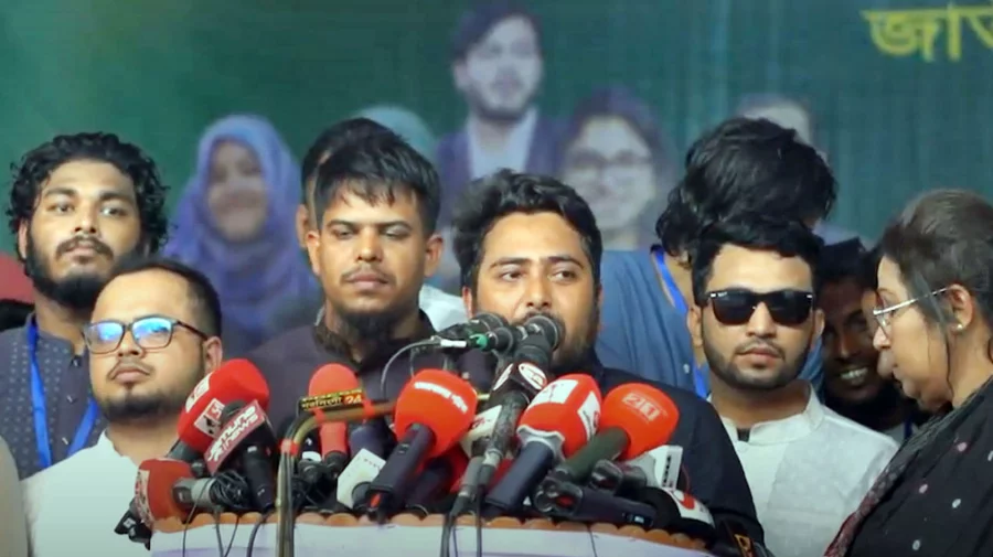 দুই ছাত্র উপদেষ্টার বিরুদ্ধে ষড়যন্ত্র ও অপপ্রচার চলছে: নাহিদ